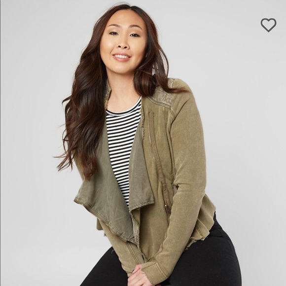 Free People Jackets & Blazers - NWT Free People Army Green shrunken motto jacket trendy distressed zippered coat